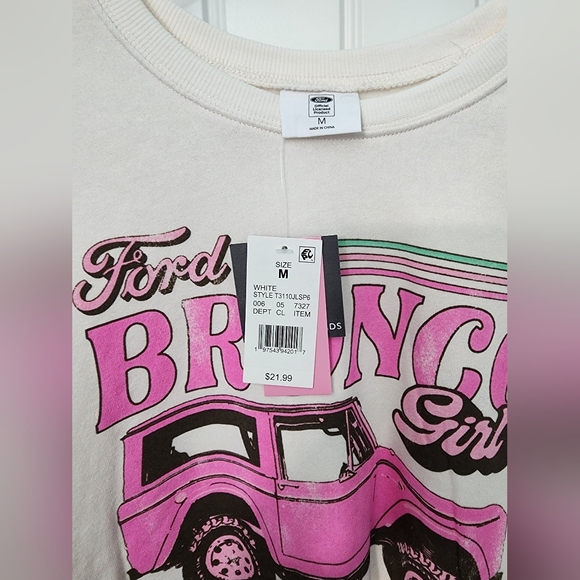NEW! Grayson/Threads Women's Ford Bronco Girl Graphic Sweatshirt, Size Medium - Picture 4 of 7